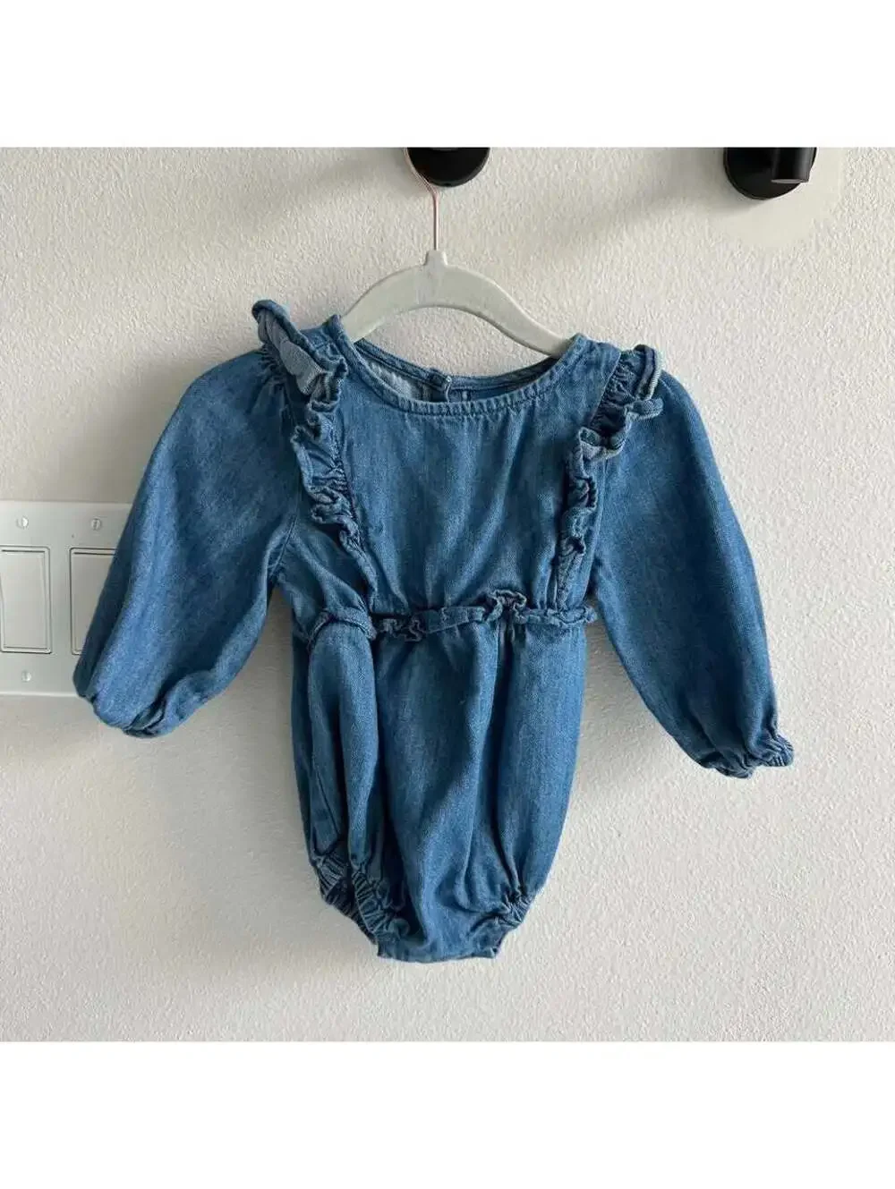 Old Navy Baby Girl Denim Long Sleeve bubble 6-12M